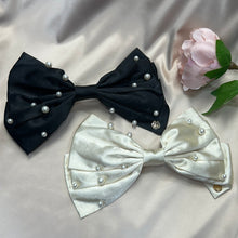 Load image into Gallery viewer, Pearl Bow Hair Clip Accessories
