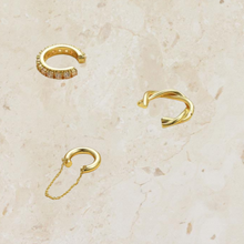 Load image into Gallery viewer, Minimalist Gold S/S Ear Cuff
